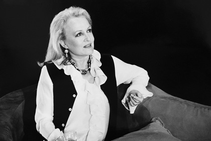 Production still for "Post Felicity". Kate Fitzpatrick as Madeleine James. Photographer: Jeff Busby