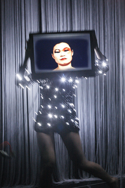 Production still for "En Trance". Yumi Umiumare. Photographer: Jeff Busby