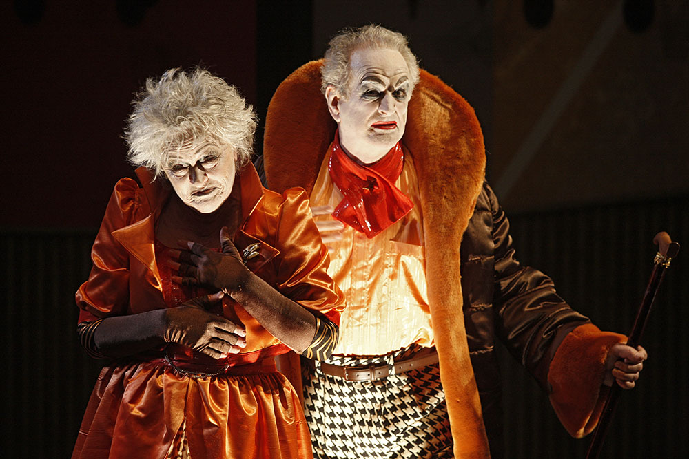 Production still for "The Threepenny Opera". L-R: Judy Connelli as Mrs Peachum, Grant Smith as Mr Peachum. Photographer: Jeff Busby