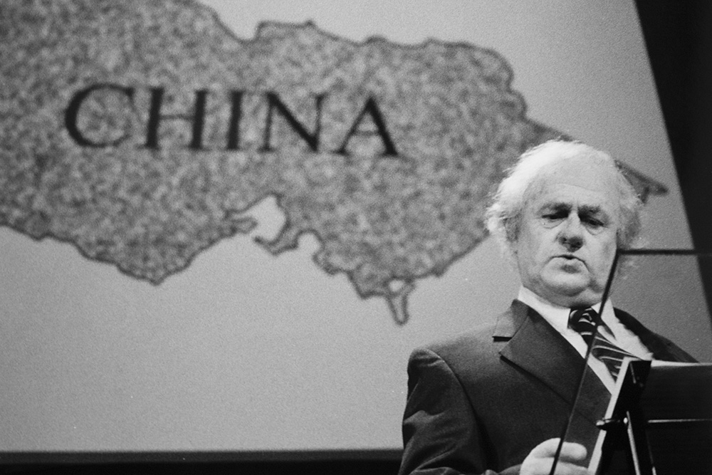 Production still for "Your Dreaming". Max Gillies as Geoffrey Blainey. Photographer: Jeff Busby