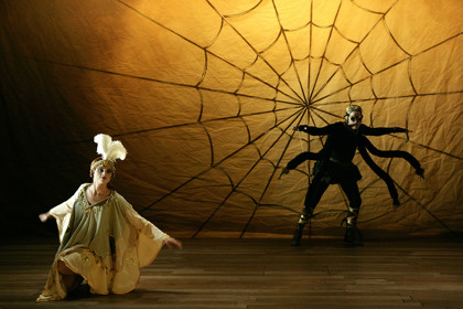 Production still for "Goodbye Vaudeville Charlie Mudd". L-R: Julia Zemiro, Matt Wilson. Photographer: Jeff Busby
