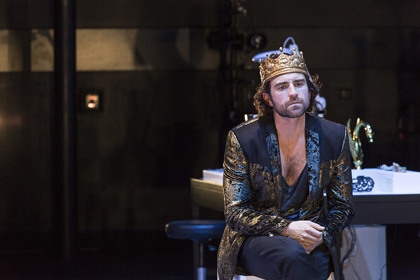 Production still for "Edward II". Johnny Carr as Ned. Photographer: Pia Johnson