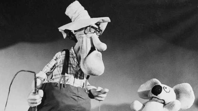 General MacArthur in Australia