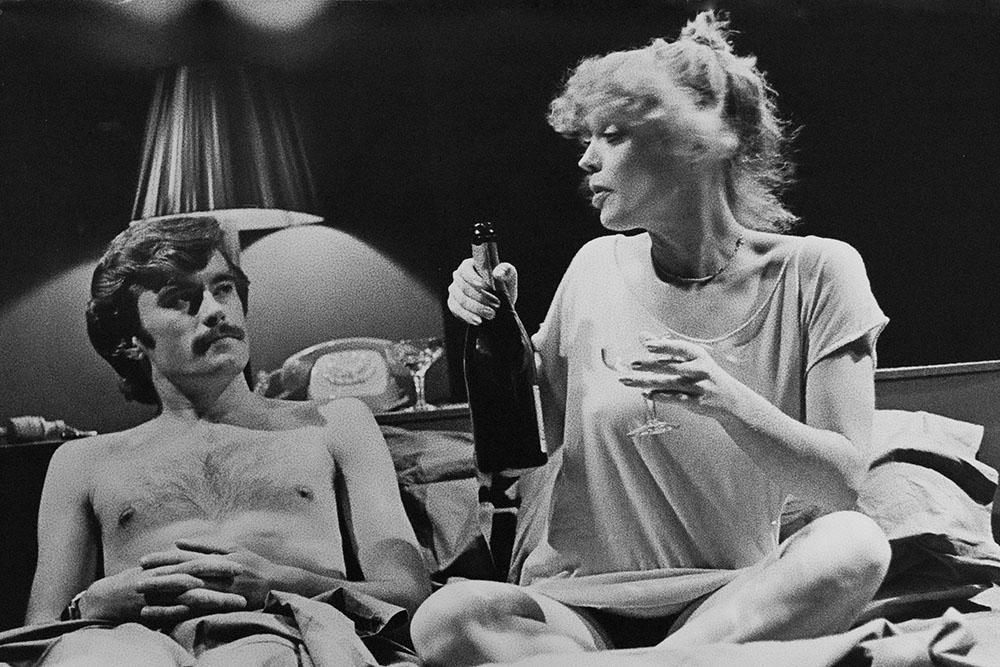 Production still for "Quadraphrenia". L-R: Peter Ford as Sam, Belinda Giblin (Marion/Jenny). Photographer: Jeff Busby